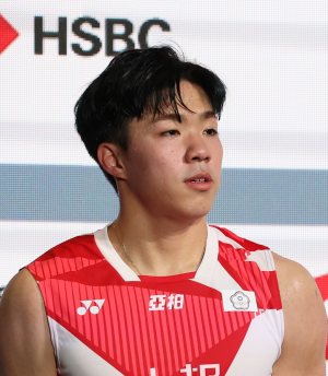 झ़ी-वेई हे